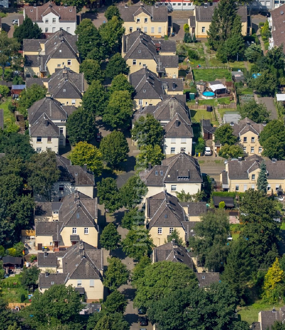 Gelsenkirchen aus der Vogelperspektive: Wohngebiet einer Mehrfamilienhaussiedlung in Gelsenkirchen im Bundesland Nordrhein-Westfalen