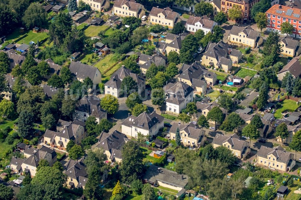 Luftaufnahme Gelsenkirchen - Wohngebiet einer Mehrfamilienhaussiedlung in Gelsenkirchen im Bundesland Nordrhein-Westfalen