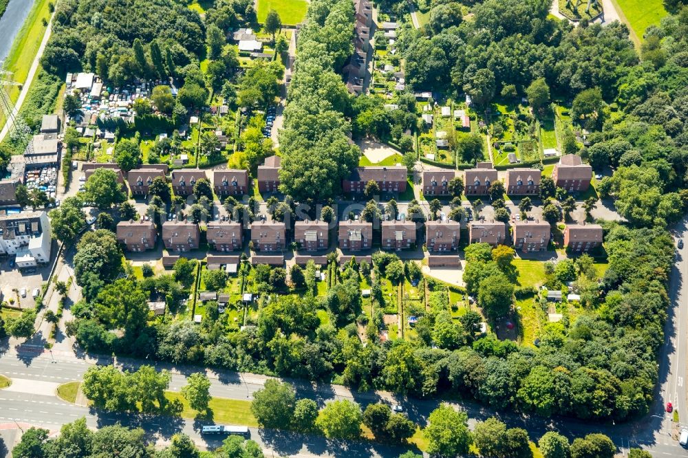 Gelsenkirchen von oben - Wohngebiet einer Mehrfamilienhaussiedlung in Gelsenkirchen im Bundesland Nordrhein-Westfalen