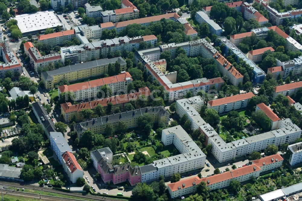 Luftbild Berlin - Wohngebiet einer Mehrfamilienhaussiedlung Giselastraße - Eduardstraße - Sophienstraße - Eitelstraße - Weitlingstraße im Ortsteil Lichtenberg in Berlin, Deutschland