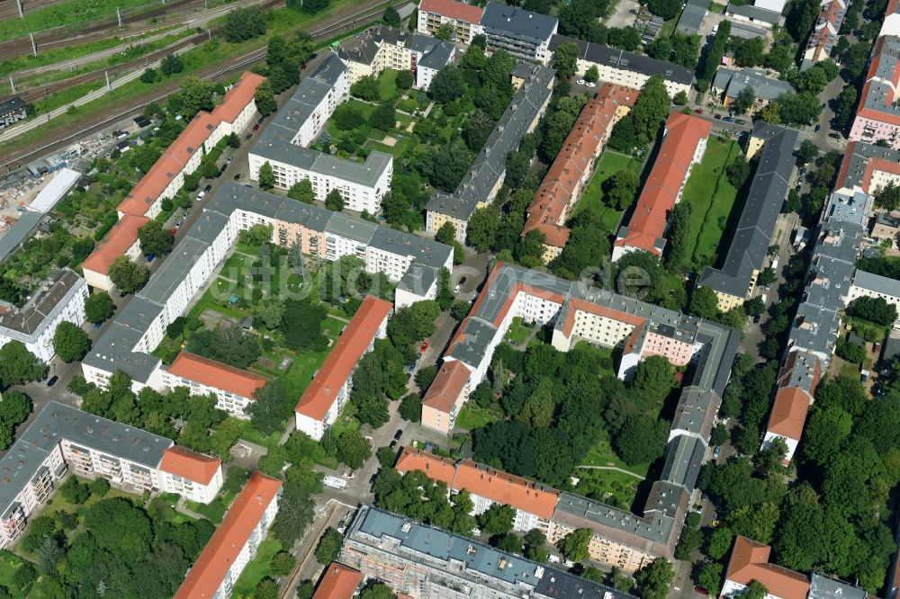 Berlin von oben - Wohngebiet einer Mehrfamilienhaussiedlung Giselastraße - Eduardstraße - Sophienstraße - Eitelstraße - Weitlingstraße im Ortsteil Lichtenberg in Berlin, Deutschland