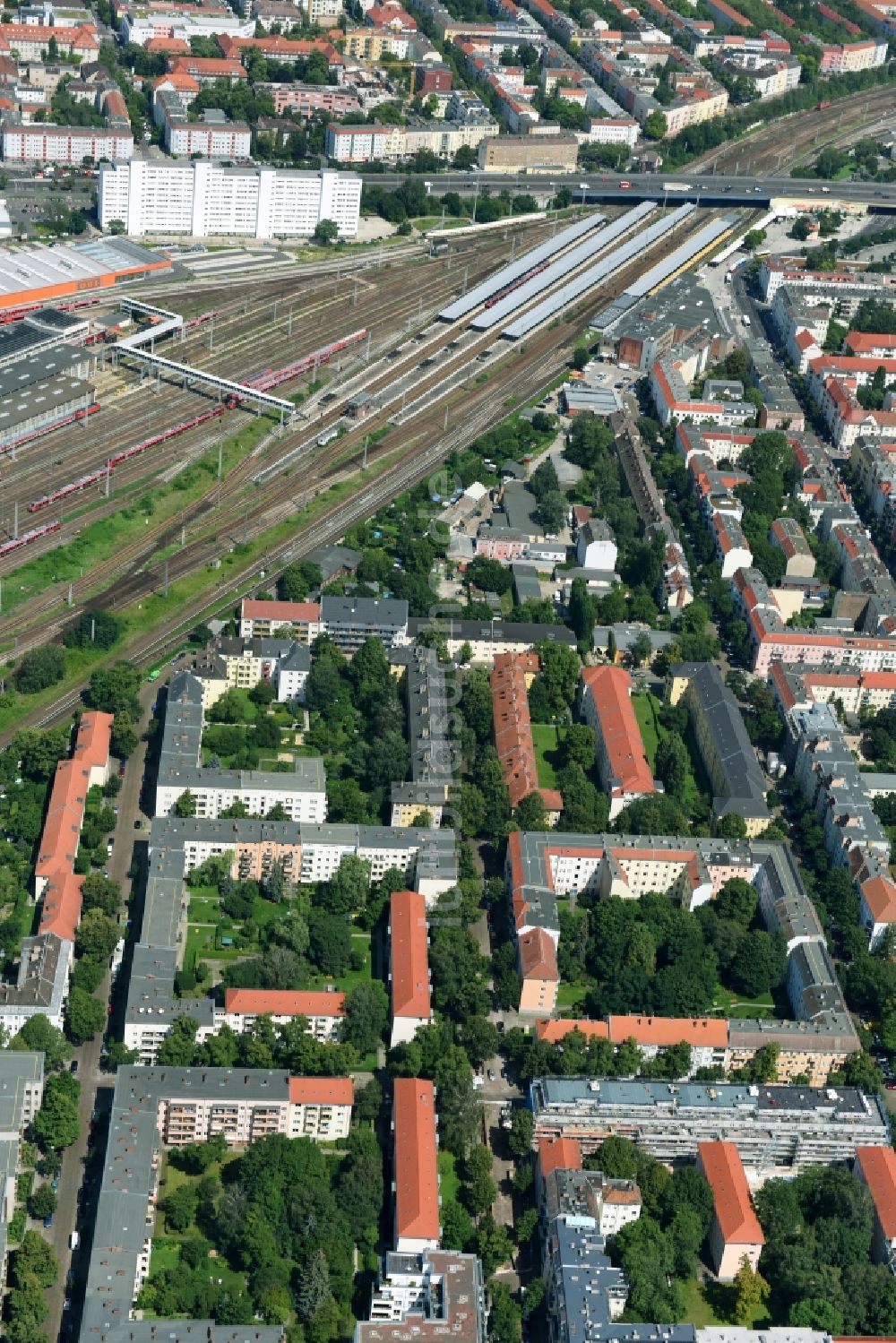 Luftbild Berlin - Wohngebiet einer Mehrfamilienhaussiedlung Giselastraße - Eduardstraße - Sophienstraße - Eitelstraße - Weitlingstraße im Ortsteil Lichtenberg in Berlin, Deutschland