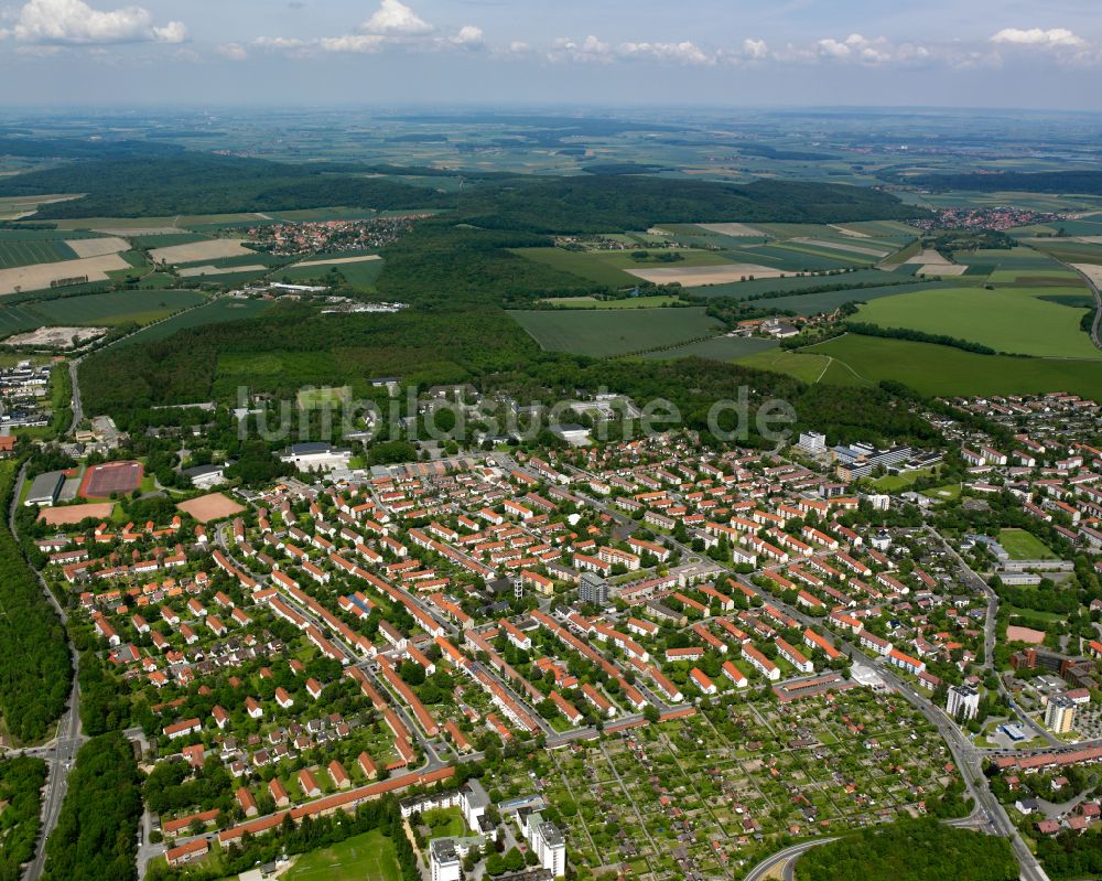 Goslar aus der Vogelperspektive: Wohngebiet der Mehrfamilienhaussiedlung in Goslar im Bundesland Niedersachsen, Deutschland