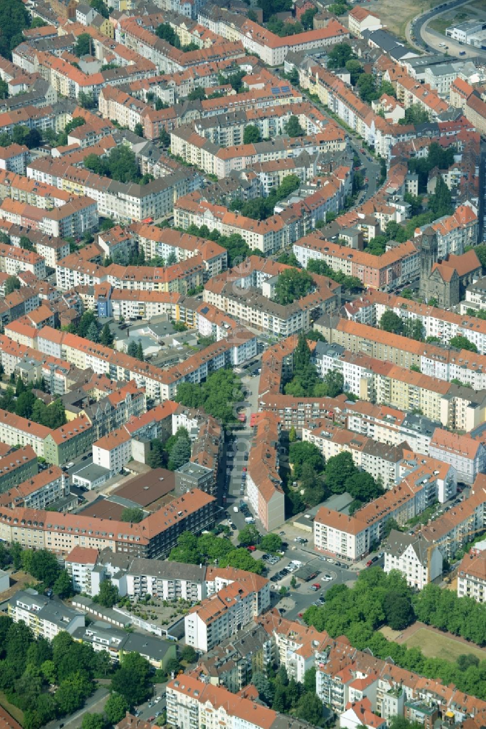 Hannover aus der Vogelperspektive: Wohngebiet einer Mehrfamilienhaussiedlung in Hannover im Bundesland Niedersachsen