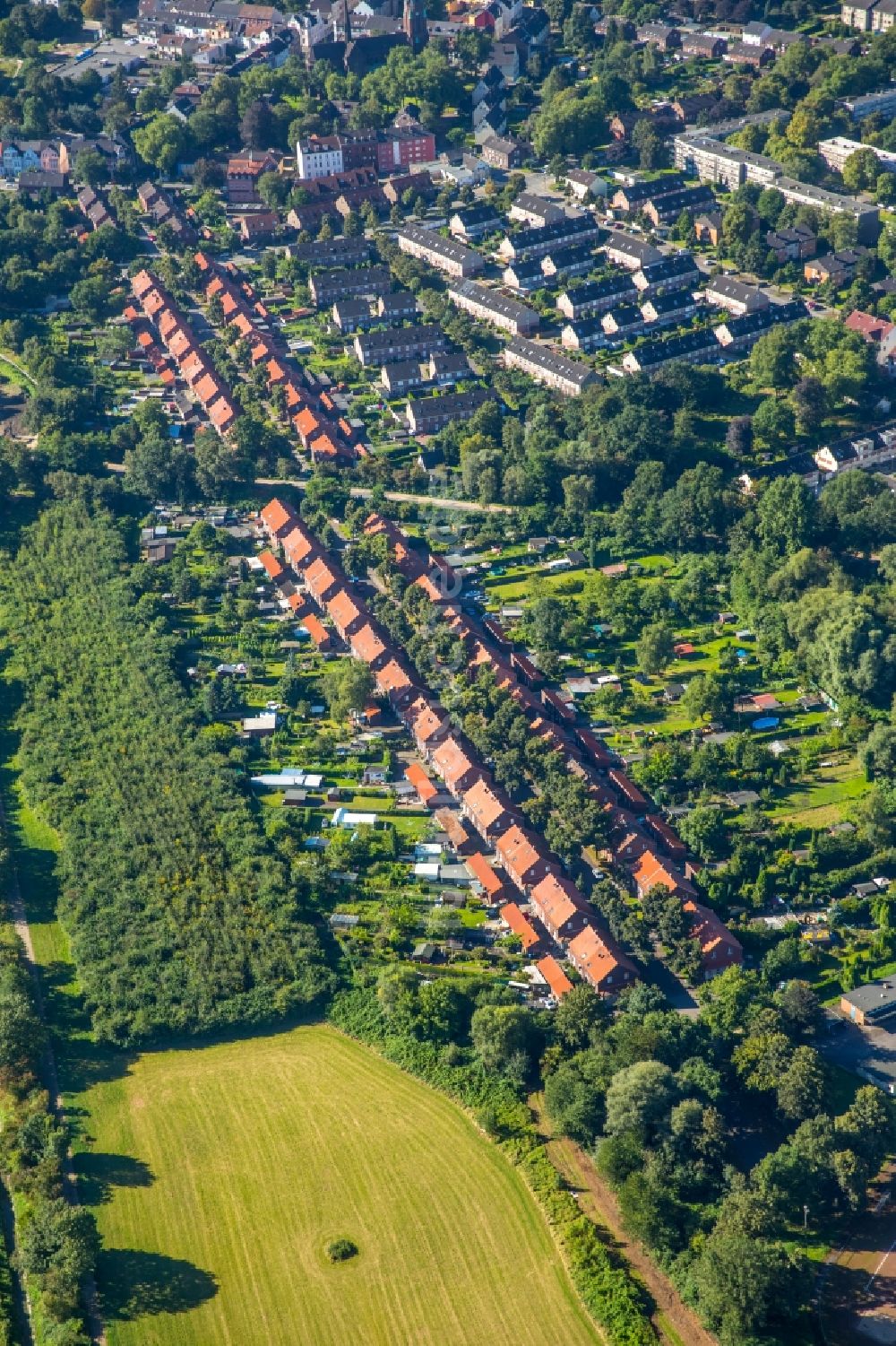 Luftaufnahme Essen - Wohngebiet einer Mehrfamilienhaussiedlung Hegemannshof in Essen im Bundesland Nordrhein-Westfalen