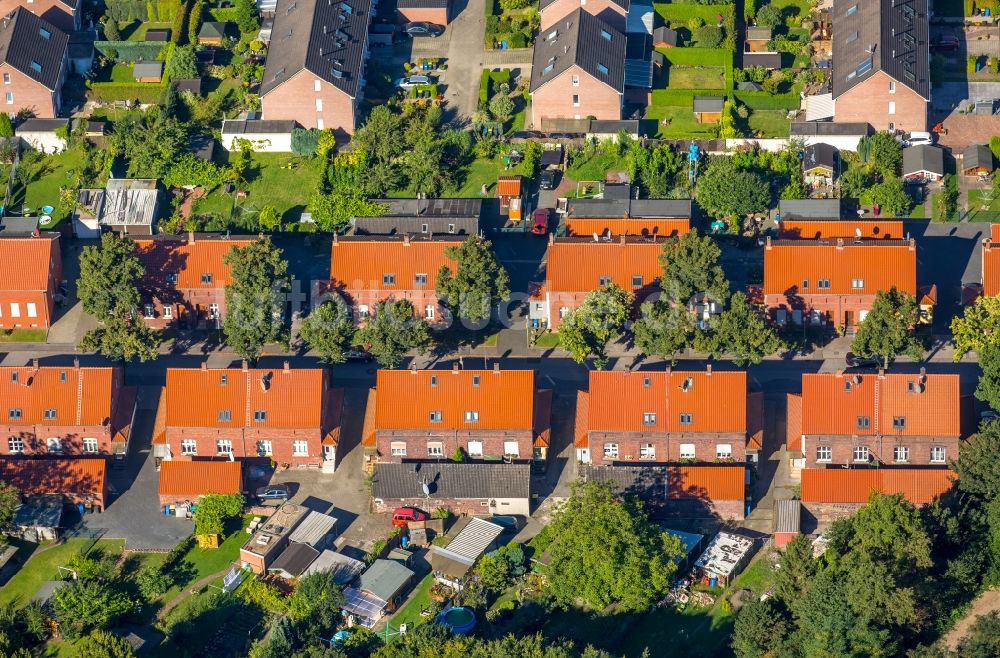 Essen von oben - Wohngebiet einer Mehrfamilienhaussiedlung Hegemannshof in Essen im Bundesland Nordrhein-Westfalen