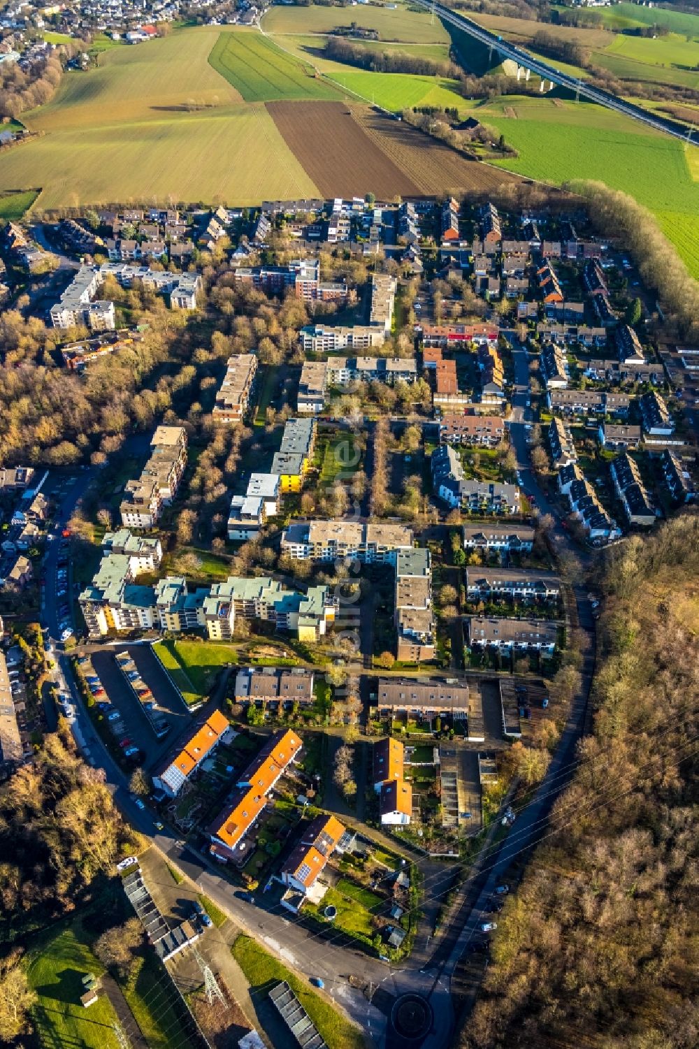 Luftbild Heiligenhaus - Wohngebiet der Mehrfamilienhaussiedlung in Heiligenhaus im Bundesland Nordrhein-Westfalen, Deutschland