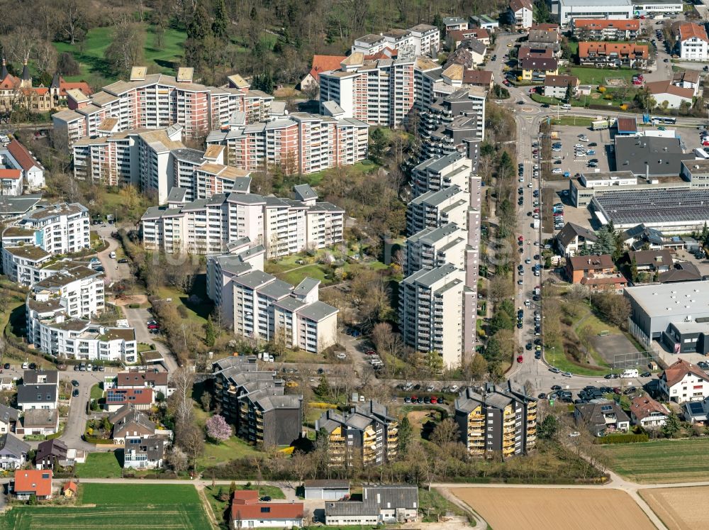 Hemmingen aus der Vogelperspektive: Wohngebiet der Mehrfamilienhaussiedlung in Hemmingen im Bundesland Baden-Württemberg, Deutschland