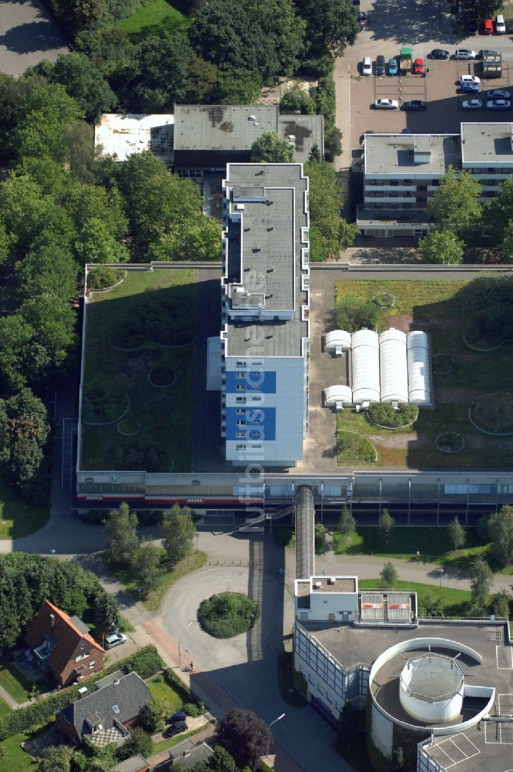 Norderstedt aus der Vogelperspektive: Wohngebiet einer Mehrfamilienhaussiedlung am Herold Center in Norderstedt im Bundesland Schleswig-Holstein, Deutschland