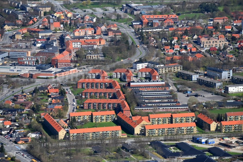 Luftaufnahme Ballerup - Wohngebiet einer Mehrfamilienhaussiedlung Hold-an Vej in Ballerup in Region Hovedstaden, Dänemark