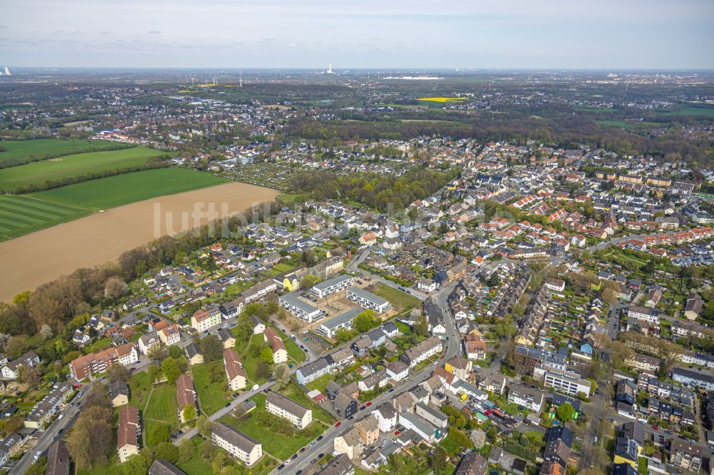 Holte von oben - Wohngebiet der Mehrfamilienhaussiedlung in Holte im Bundesland Nordrhein-Westfalen, Deutschland