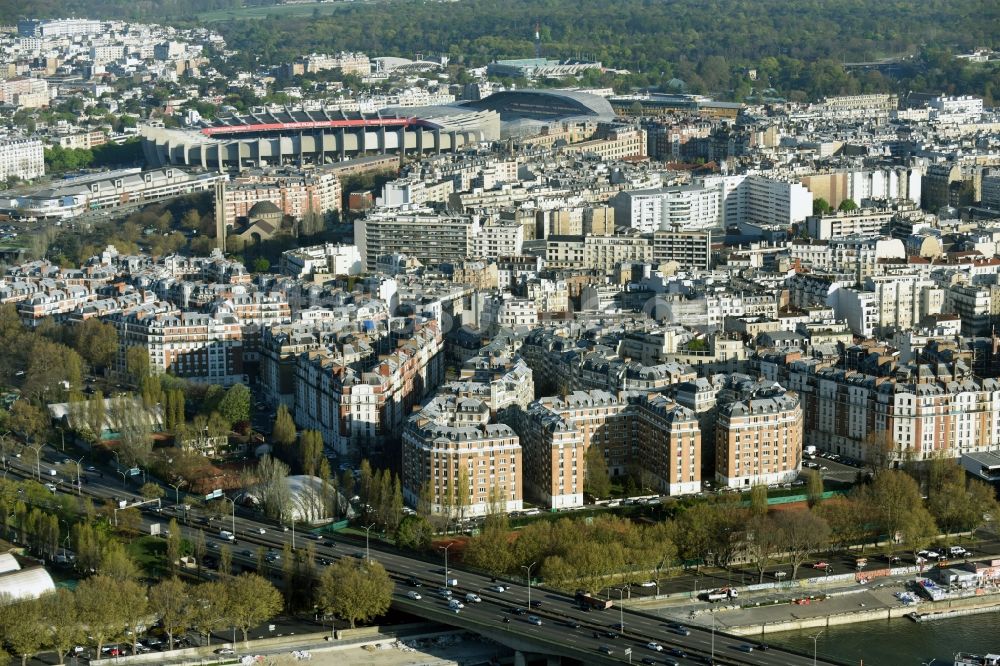 Issy-les-Moulineaux von oben - Wohngebiet einer Mehrfamilienhaussiedlung in Issy-les-Moulineaux in Ile-de-France, Frankreich