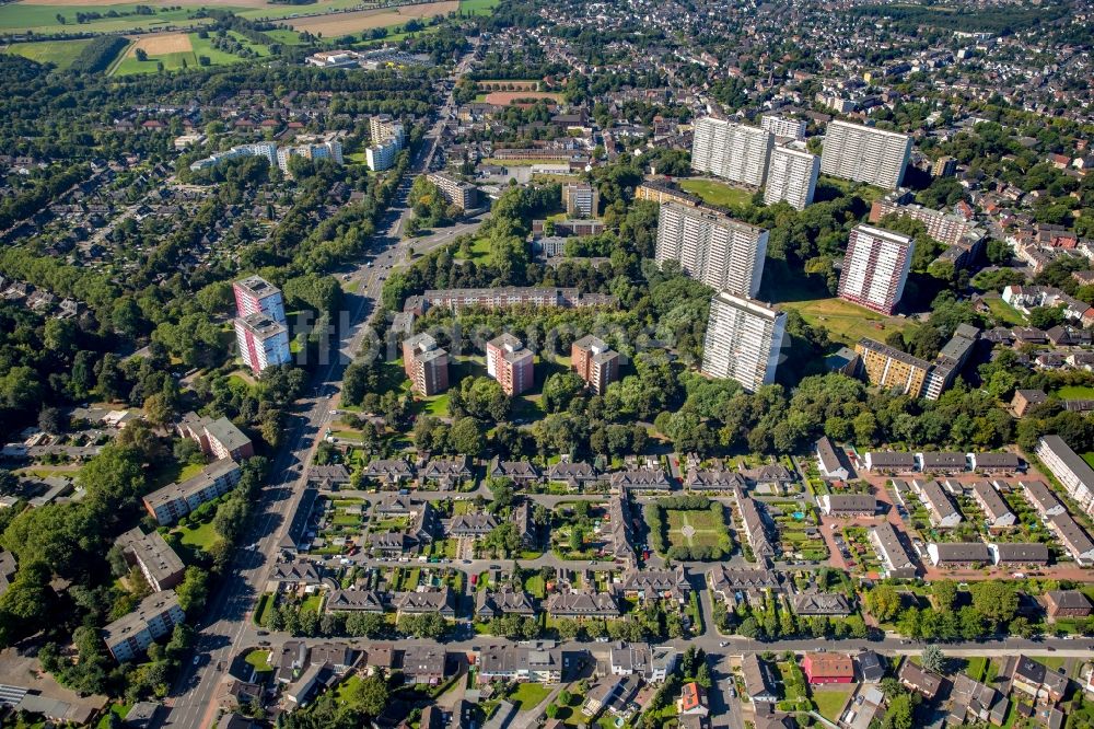 Luftbild Duisburg - Wohngebiet der Mehrfamilienhaussiedlung Johannenhof in Duisburg im Bundesland Nordrhein-Westfalen