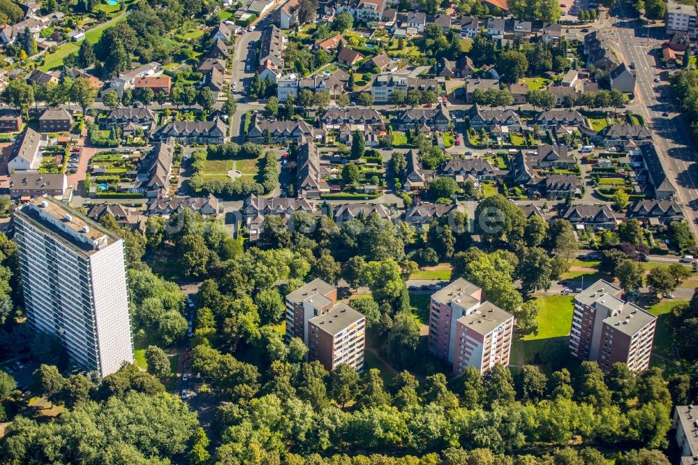 Duisburg aus der Vogelperspektive: Wohngebiet der Mehrfamilienhaussiedlung Johannenhof in Duisburg im Bundesland Nordrhein-Westfalen