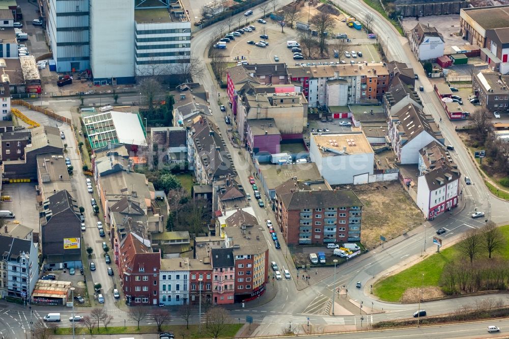 Luftbild Duisburg - Wohngebiet der Mehrfamilienhaussiedlung Juliusstraße - Plessingstraße - Charlottenstraße im Ortsteil Altstadt in Duisburg im Bundesland Nordrhein-Westfalen