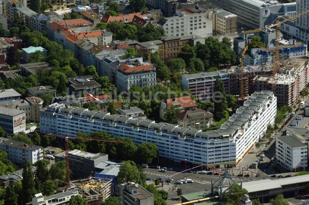 Luftaufnahme Berlin - Wohngebiet der Mehrfamilienhaussiedlung an der Karl-Heinrich-Ulrichs-Straße - Nollendorfplatz - Else-Lasker-Schüler-Straße im Ortsteil Tempelhof-Schöneberg in Berlin, Deutschland