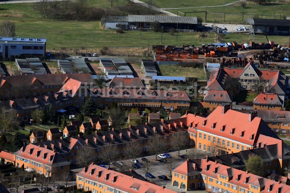 Piesteritz von oben - Wohngebiet einer Mehrfamilienhaussiedlung Karl-Liebknecht-Platz in Piesteritz im Bundesland Sachsen-Anhalt