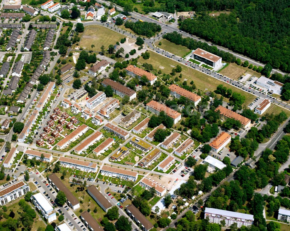 Karlsruhe von oben - Wohngebiet der Mehrfamilienhaussiedlung in Karlsruhe im Bundesland Baden-Württemberg, Deutschland