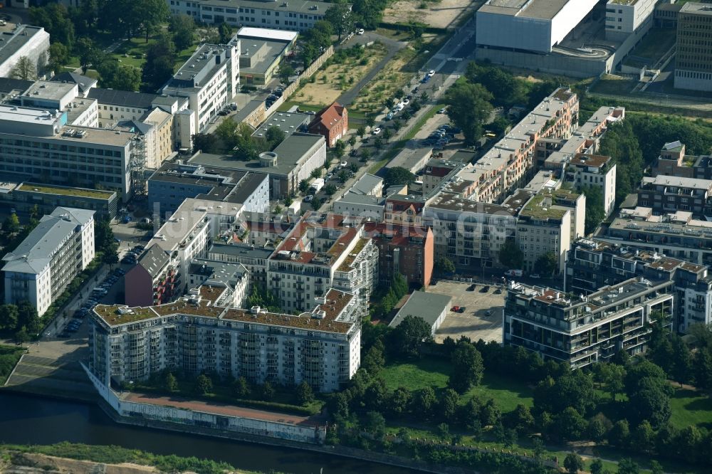 Berlin aus der Vogelperspektive: Wohngebiet der Mehrfamilienhaussiedlung an der Kieler Straße im Ortsteil Mitte in Berlin, Deutschland