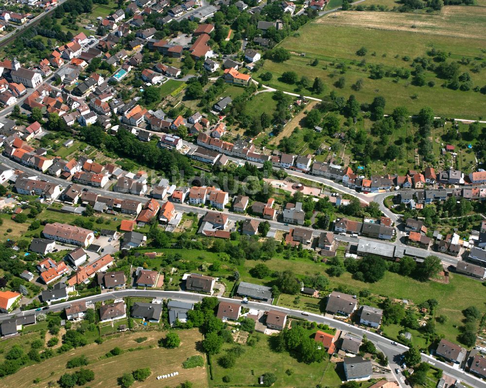 Kleinsteinbach aus der Vogelperspektive: Wohngebiet der Mehrfamilienhaussiedlung in Kleinsteinbach im Bundesland Baden-Württemberg, Deutschland