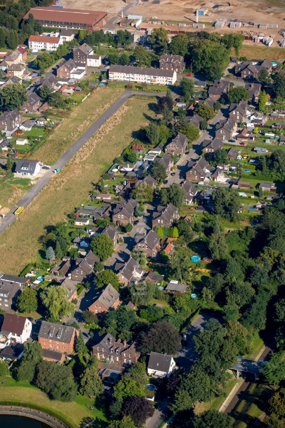 Luftbild Bottrop - Wohngebiet einer Mehrfamilienhaussiedlung Kolonie Ebel in Bottrop im Bundesland Nordrhein-Westfalen