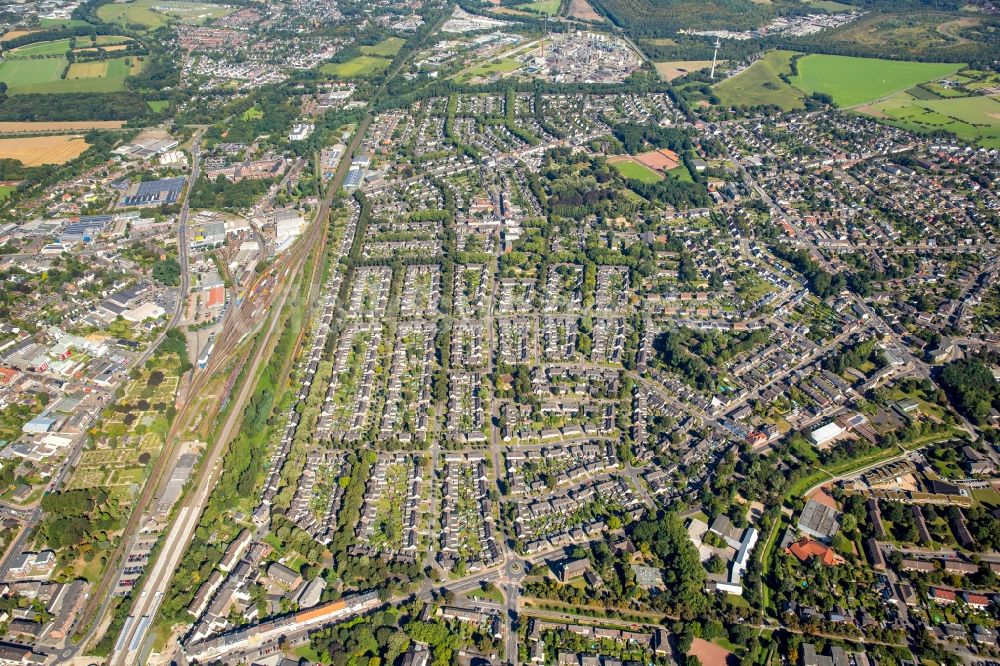 Moers aus der Vogelperspektive: Wohngebiet der Mehrfamilienhaussiedlung Kolonie Meerbeck in Moers im Bundesland Nordrhein-Westfalen