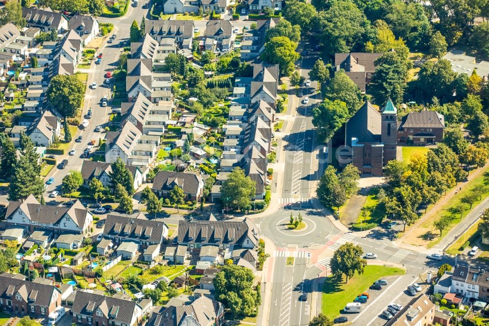 Moers aus der Vogelperspektive: Wohngebiet der Mehrfamilienhaussiedlung Kolonie Meerbeck in Moers im Bundesland Nordrhein-Westfalen