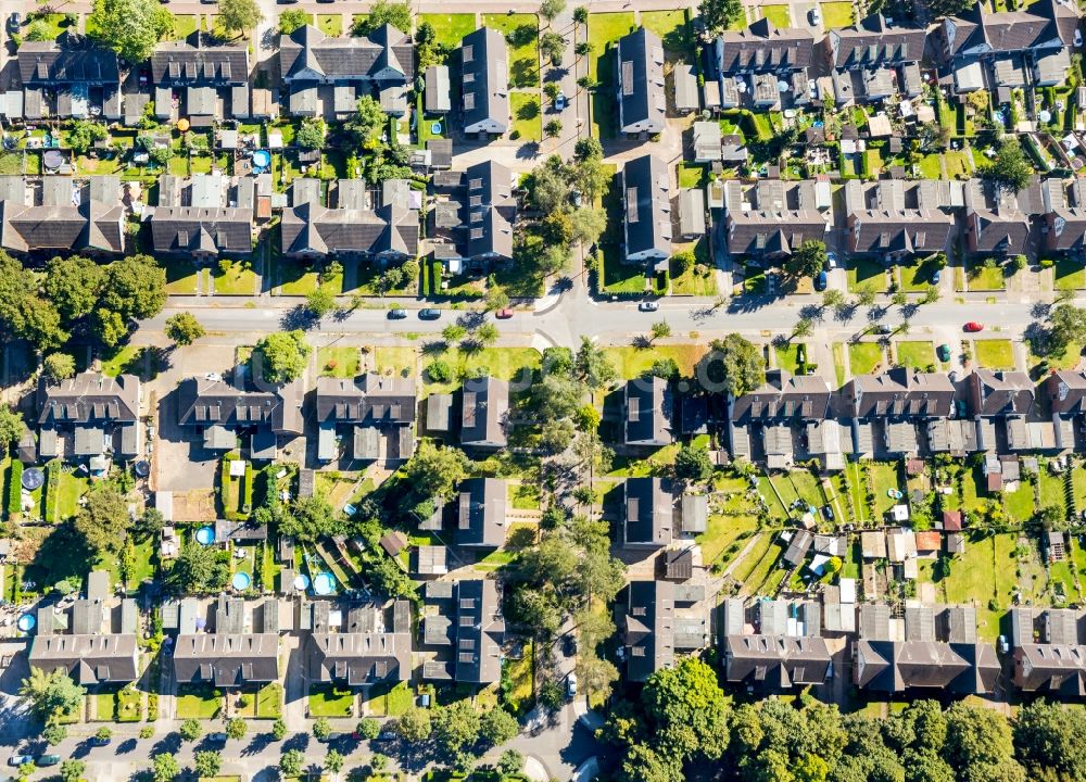 Moers aus der Vogelperspektive: Wohngebiet der Mehrfamilienhaussiedlung Kolonie Meerbeck in Moers im Bundesland Nordrhein-Westfalen