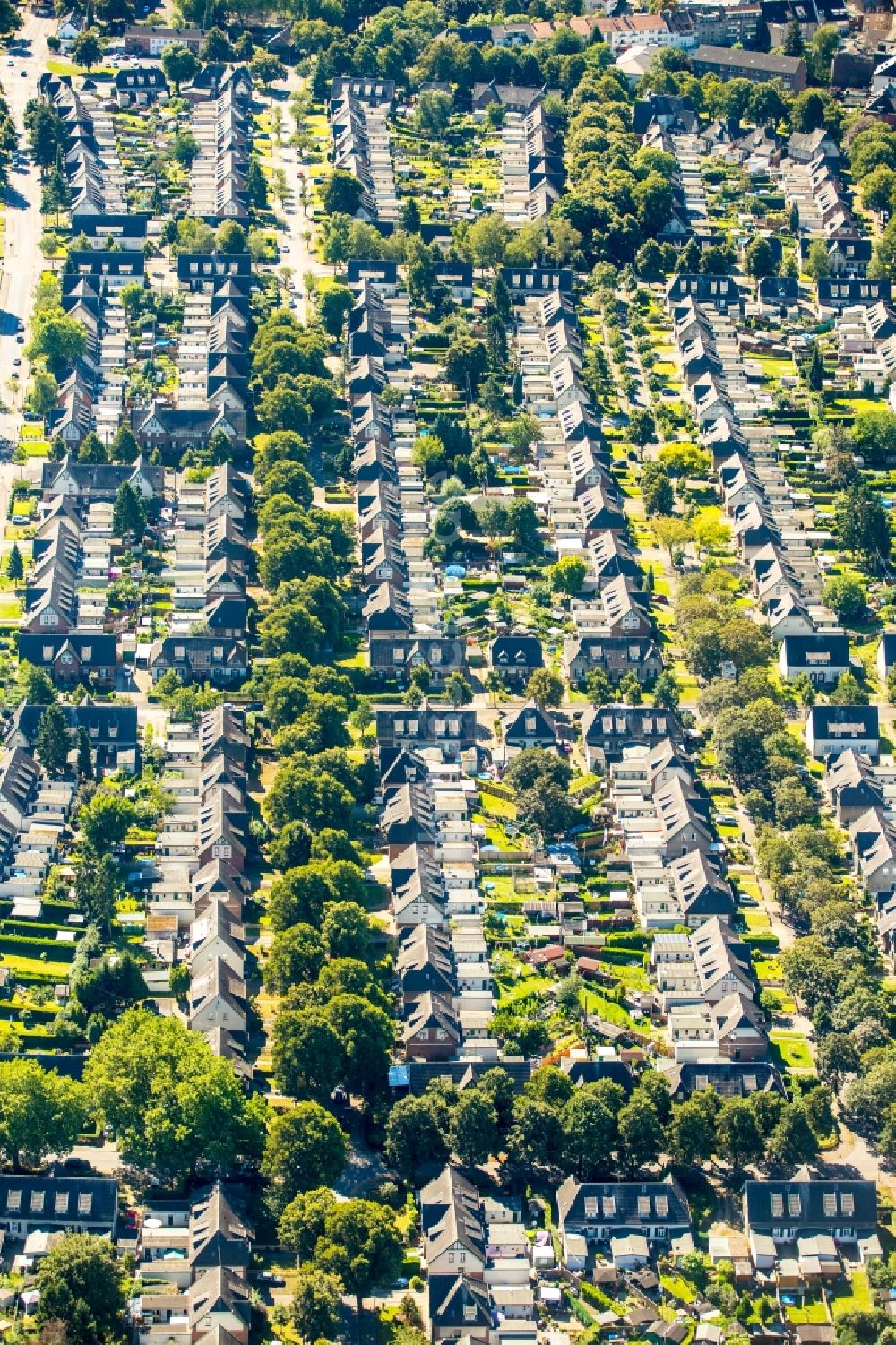 Luftbild Moers - Wohngebiet der Mehrfamilienhaussiedlung Kolonie Meerbeck in Moers im Bundesland Nordrhein-Westfalen