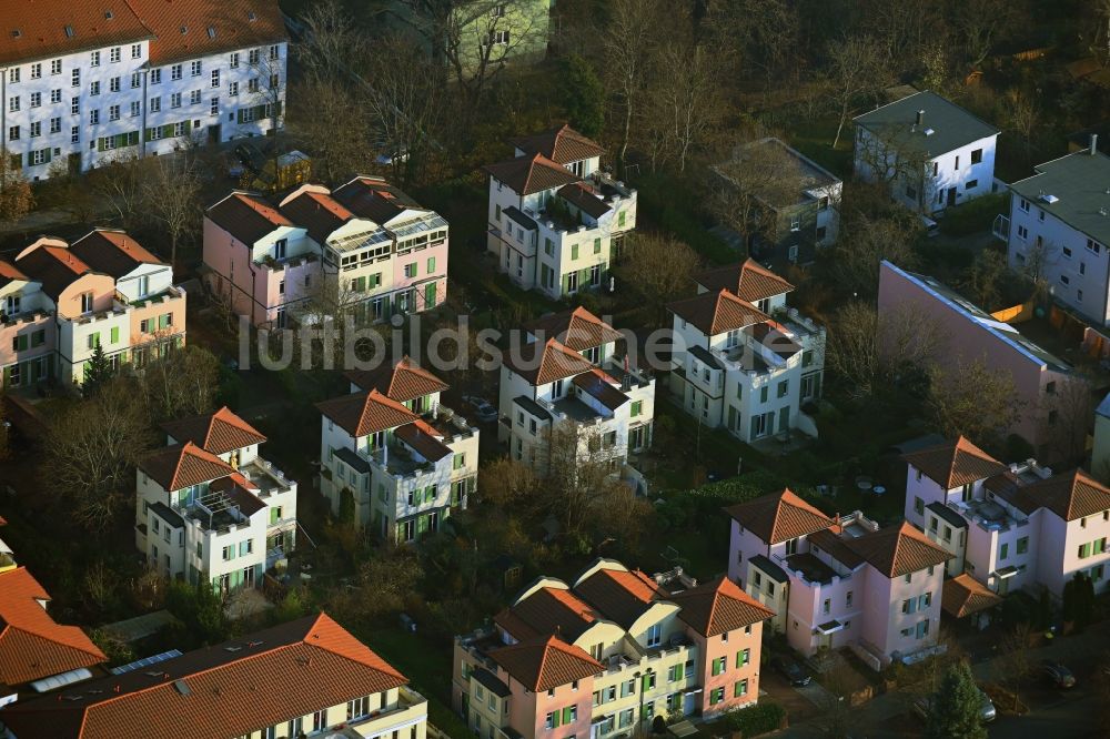 Luftbild Berlin - Wohngebiet der Mehrfamilienhaussiedlung Kuckhoffstraße in Niederschönhausen in Berlin, Deutschland