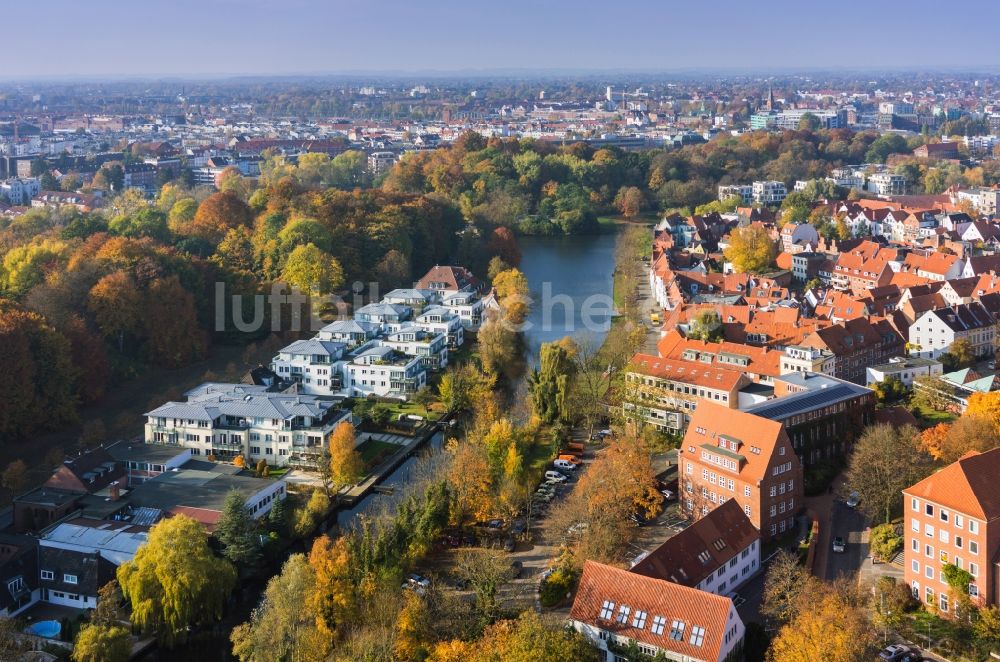 Luftbild Lübeck - Wohngebiet einer Mehrfamilienhaussiedlung in Lübeck im Bundesland Schleswig-Holstein