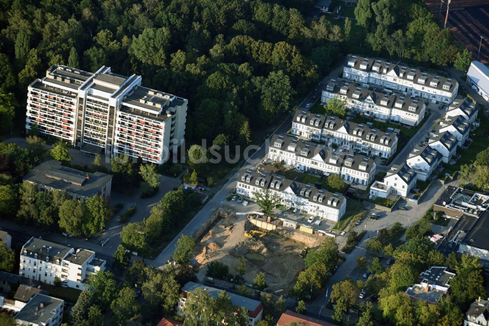 Berlin aus der Vogelperspektive: Wohngebiet der Mehrfamilienhaussiedlung In den Leonorengärten in Berlin, Deutschland