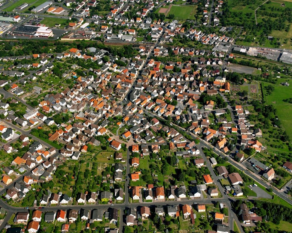 Lindenstruth aus der Vogelperspektive: Wohngebiet der Mehrfamilienhaussiedlung in Lindenstruth im Bundesland Hessen, Deutschland