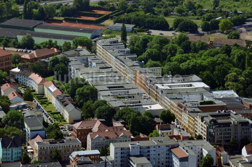 Magdeburg von oben - Wohngebiet einer Mehrfamilienhaussiedlung in Magdeburg im Bundesland Sachsen-Anhalt