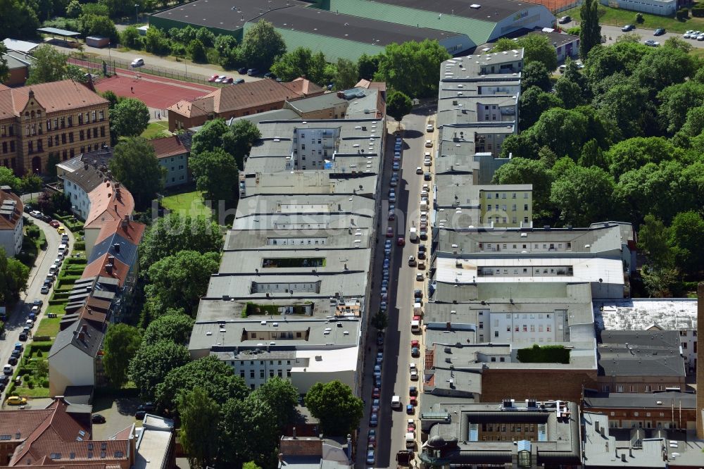 Magdeburg aus der Vogelperspektive: Wohngebiet einer Mehrfamilienhaussiedlung in Magdeburg im Bundesland Sachsen-Anhalt