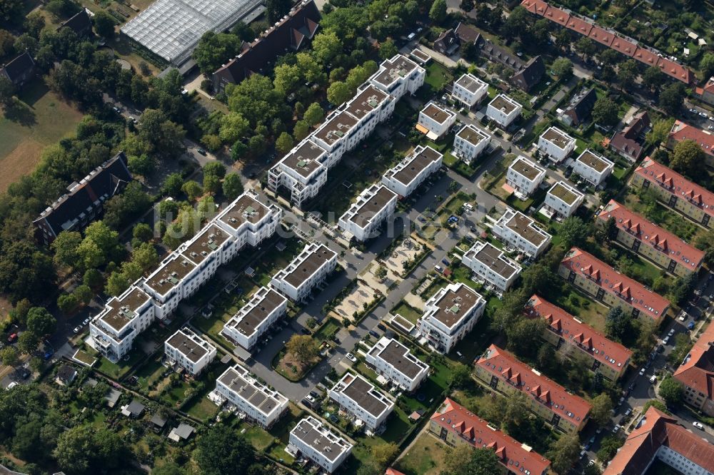 Luftaufnahme Berlin - Wohngebiet einer Mehrfamilienhaussiedlung Magnolienring in Berlin