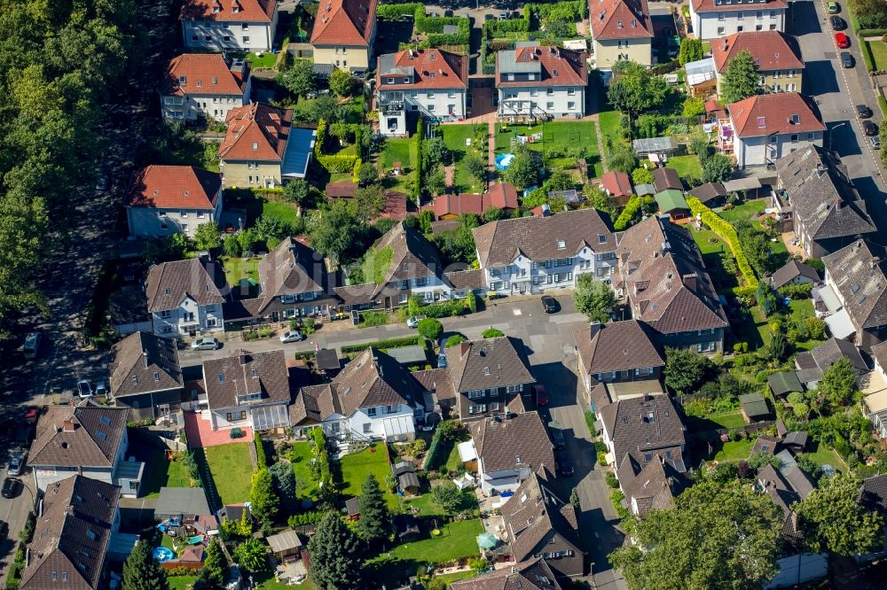 Duisburg von oben - Wohngebiet der Mehrfamilienhaussiedlung Margarethensiedlung in Duisburg im Bundesland Nordrhein-Westfalen