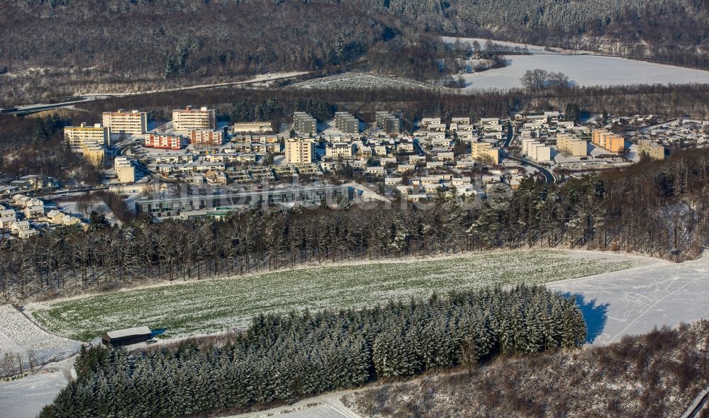 Luftaufnahme Meschede - Wohngebiet einer Mehrfamilienhaussiedlung in Meschede im Bundesland Nordrhein-Westfalen