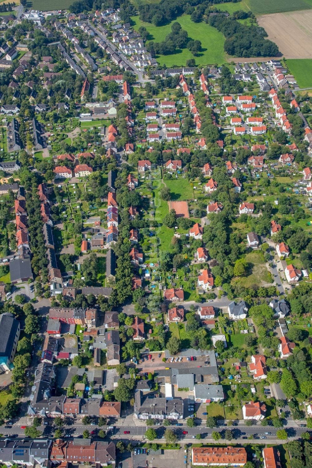 Lünen aus der Vogelperspektive: Wohngebiet der Mehrfamilienhaussiedlung Neue Kolonie Brambauer in Lünen im Bundesland Nordrhein-Westfalen