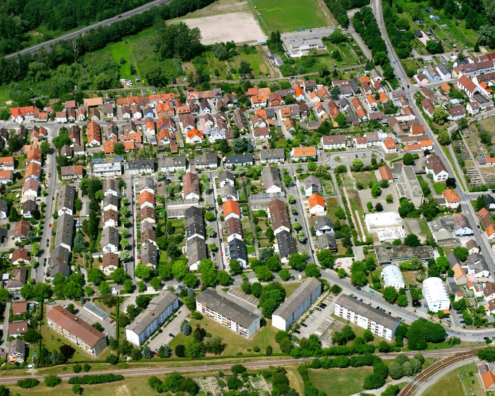 Neureut aus der Vogelperspektive: Wohngebiet der Mehrfamilienhaussiedlung in Neureut im Bundesland Baden-Württemberg, Deutschland