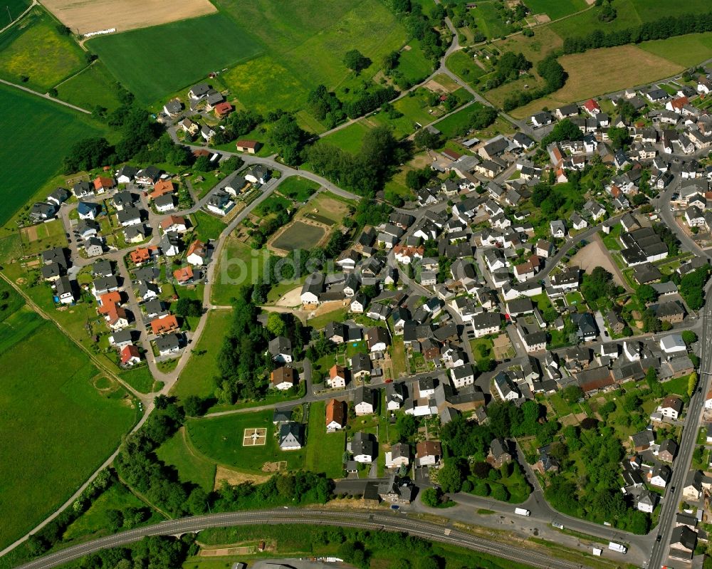 Luftaufnahme Niederzeuzheim - Wohngebiet der Mehrfamilienhaussiedlung in Niederzeuzheim im Bundesland Hessen, Deutschland