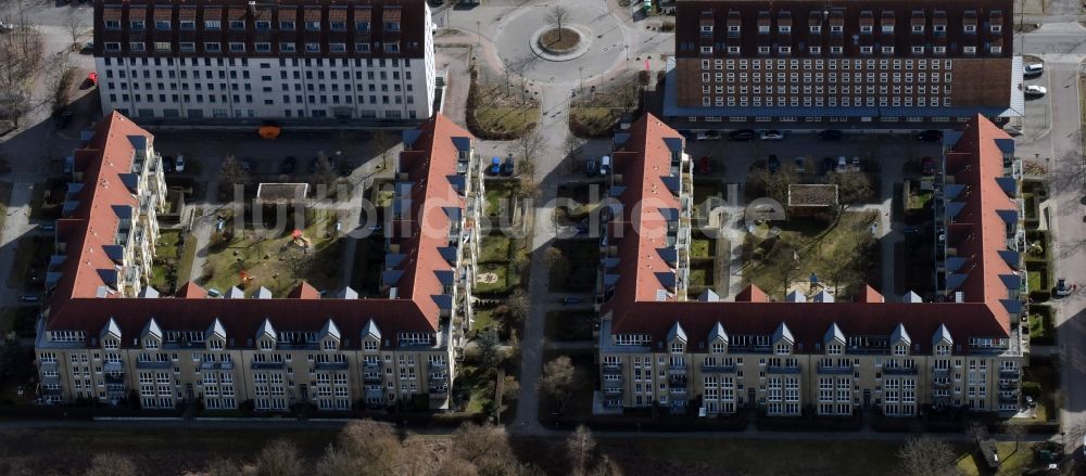 Luftaufnahme Teltow - Wohngebiet einer Mehrfamilienhaussiedlung Nieplitzweg in Teltow im Bundesland Brandenburg