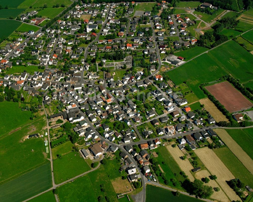 Oberzeuzheim von oben - Wohngebiet der Mehrfamilienhaussiedlung in Oberzeuzheim im Bundesland Hessen, Deutschland