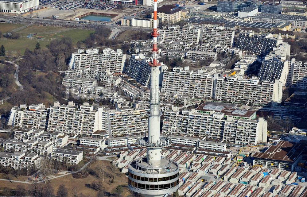 Luftaufnahme Munich - Wohngebiet der Mehrfamilienhaussiedlung Olympisches Dorf im Ortsteil Milbertshofen-Am Hart in Munich im Bundesland Bayern, Deutschland