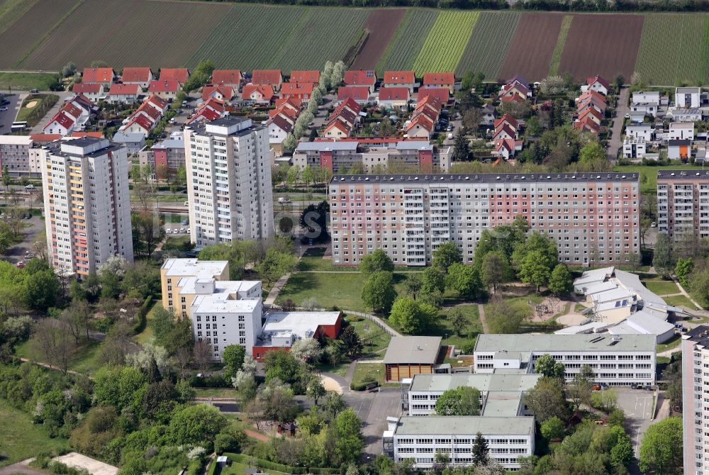 Erfurt von oben - Wohngebiet der Mehrfamilienhaussiedlung im Ortsteil Berliner Platz in Erfurt im Bundesland Thüringen, Deutschland