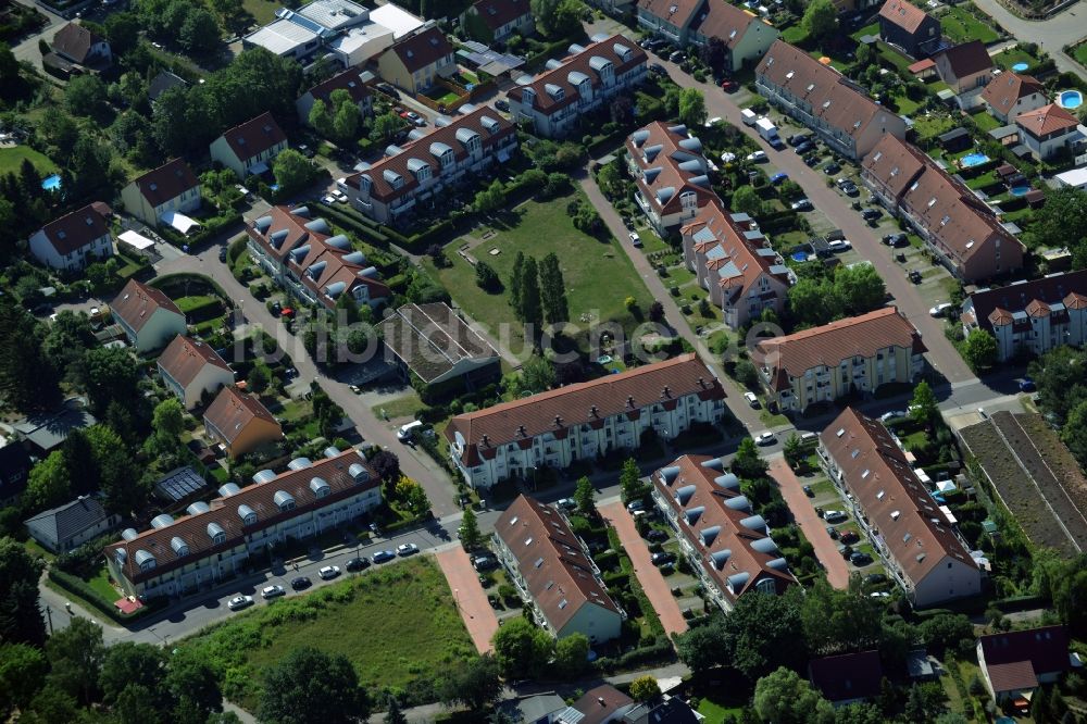 Luftbild Berlin - Wohngebiet einer Mehrfamilienhaussiedlung im Ortsteil Bohnsdorf in Berlin