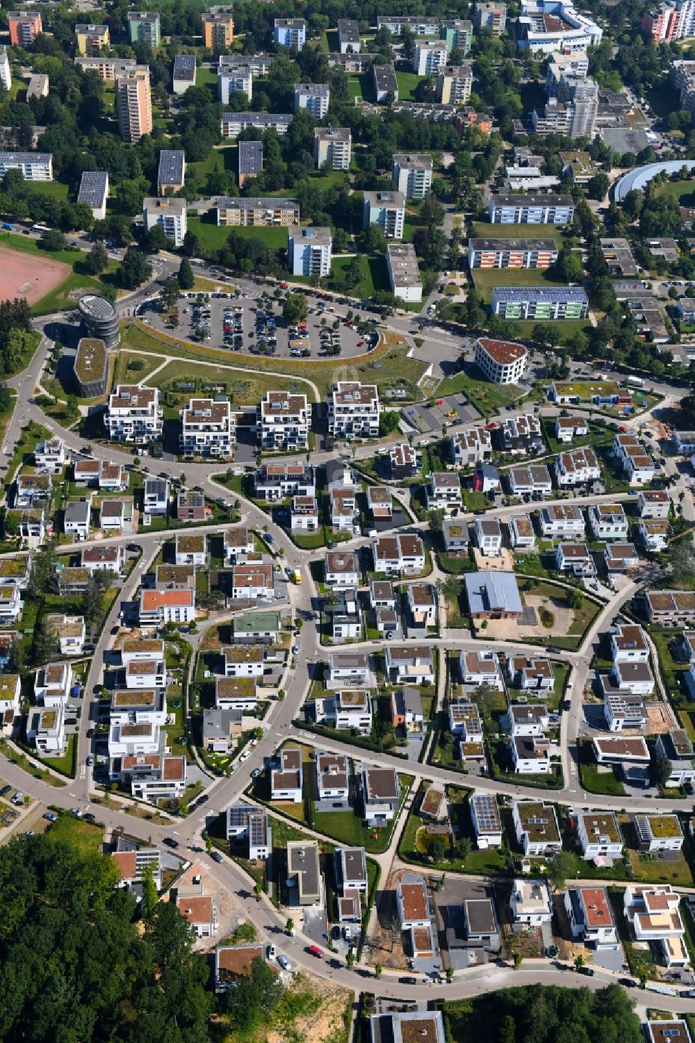 Pforzheim von oben - Wohngebiet der Mehrfamilienhaussiedlung im Ortsteil Buckenberg in Pforzheim im Bundesland Baden-Württemberg, Deutschland