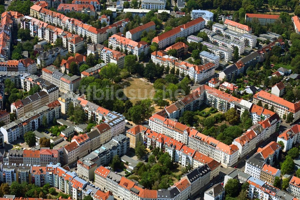 Leipzig aus der Vogelperspektive: Wohngebiet der Mehrfamilienhaussiedlung im Ortsteil Gohlis-Mitte in Leipzig im Bundesland Sachsen, Deutschland