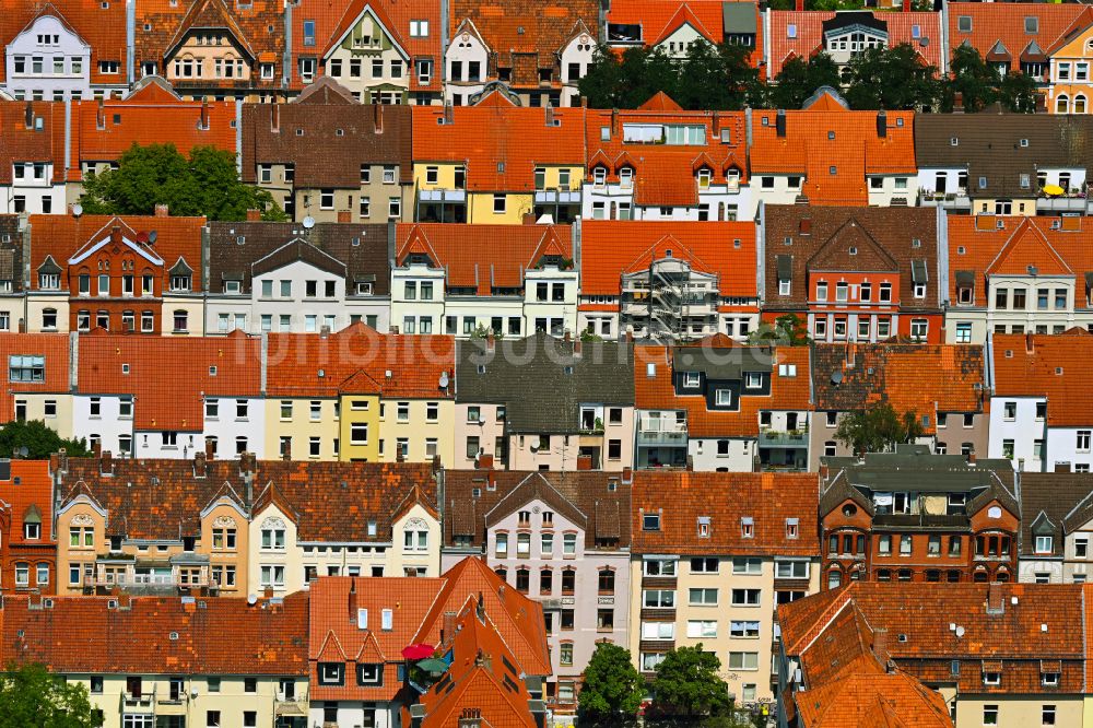 Hannover von oben - Wohngebiet einer Mehrfamilienhaussiedlung im Ortsteil Linden - Nord in Hannover im Bundesland Niedersachsen, Deutschland