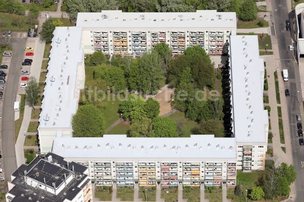 Luftaufnahme Erfurt - Wohngebiet der Mehrfamilienhaussiedlung im Ortsteil Moskauer Platz in Erfurt im Bundesland Thüringen, Deutschland